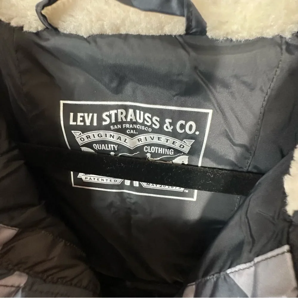 Levi's puffer camouflage Jacket